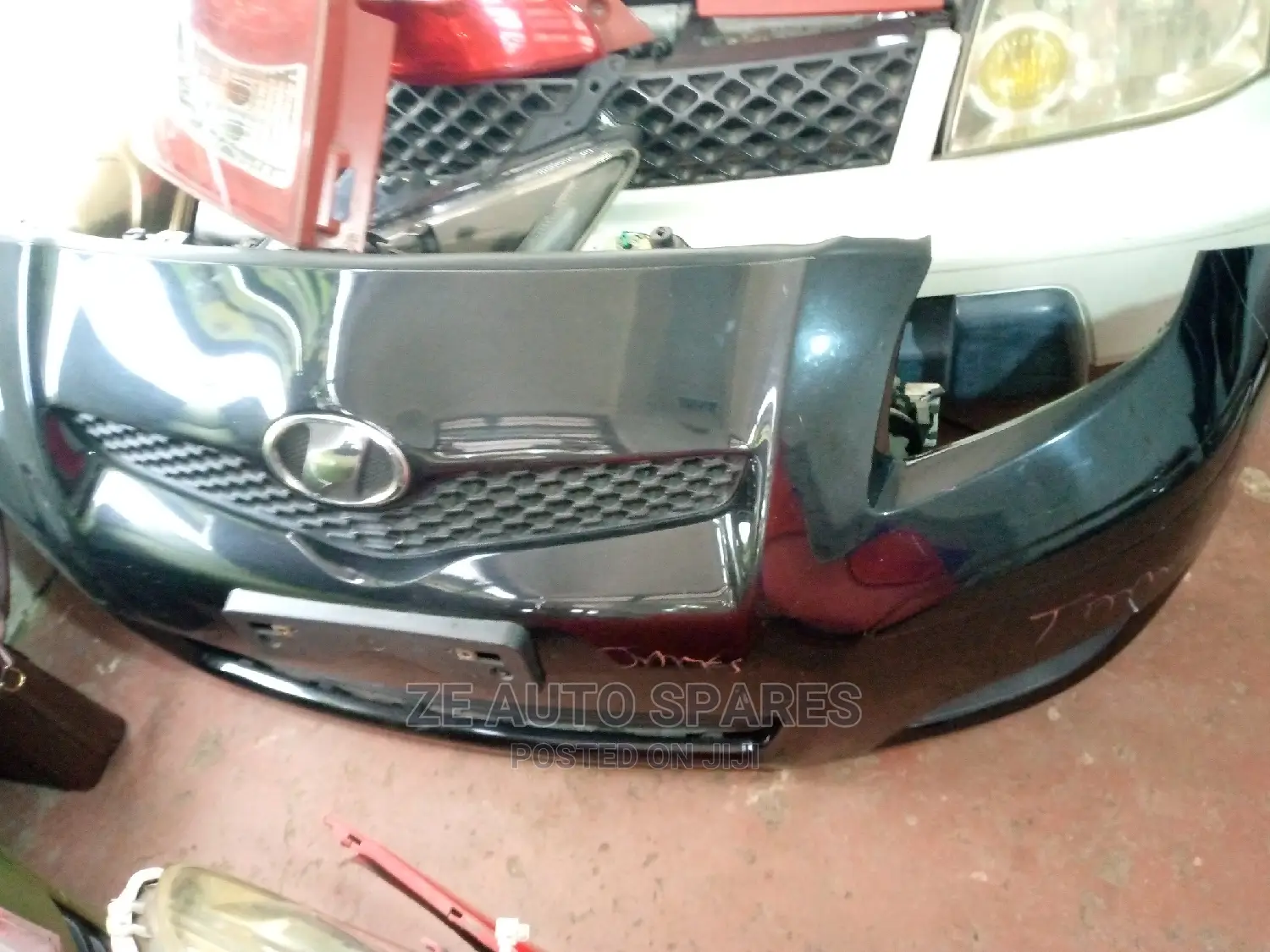 Toyota Vitz Nosecut 05