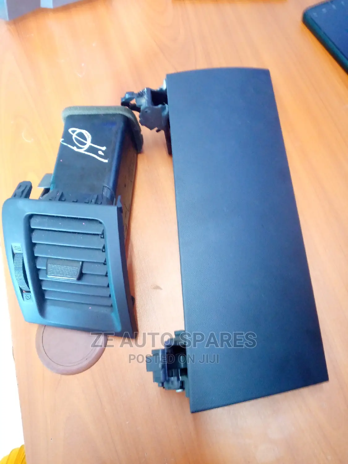 Totoya Noah Vent and Cover