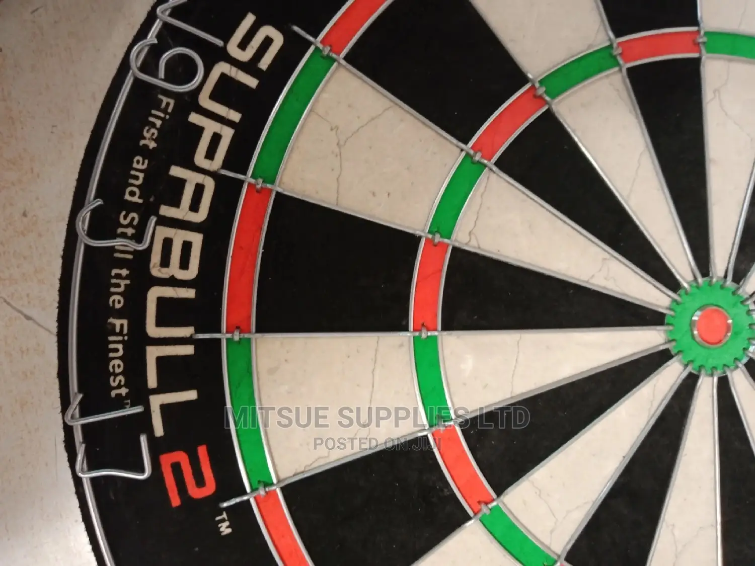 Nodor Superbull Dartboard With a Set of 3 Kwiz