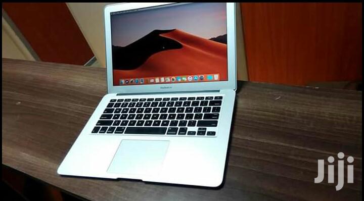 This Macbook Air 13.3" 256GB SSD 8GB RAM