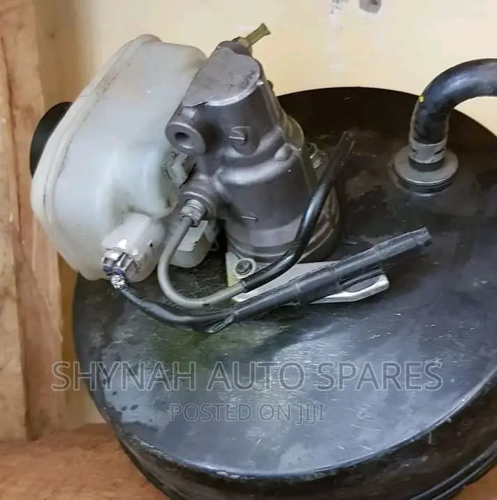 Master Cylinder and Booster Toyota Box/7l
