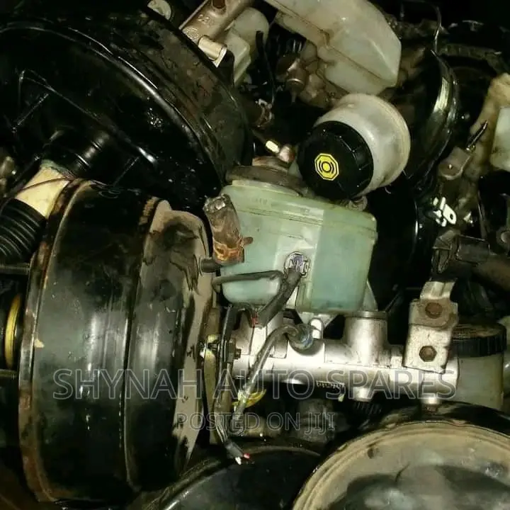 Booster and Master Cylinder Hillux