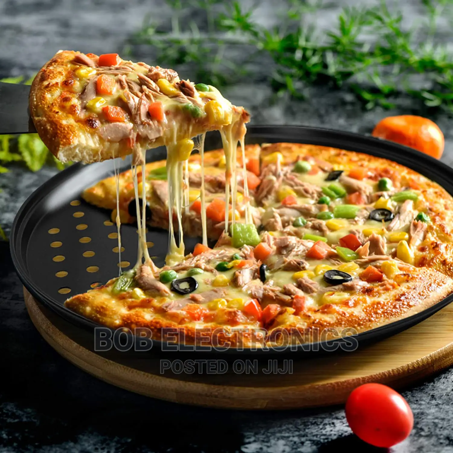 33 Cm Perforated Pizza Pan