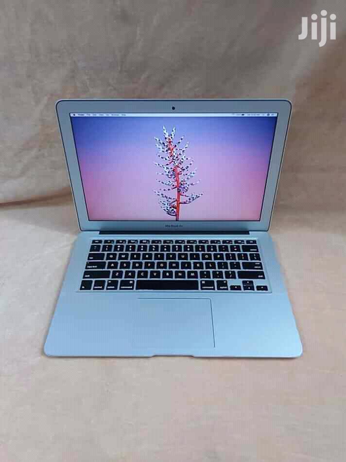Apple MacBook Air 256GB SSD Core i5 8GB Ram