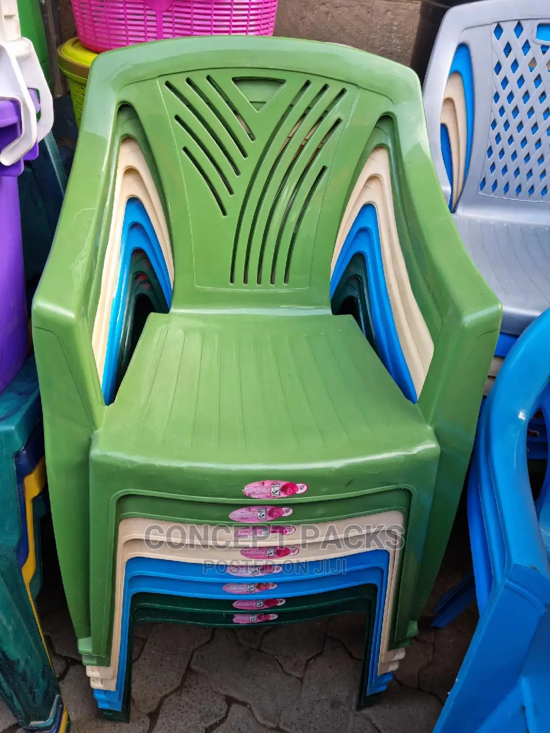 Rosa Angela Plastic Chair