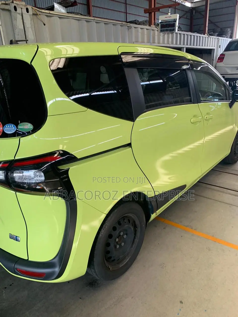 Toyota Sienta 2016 1.5 AWD (6-Seater) Green