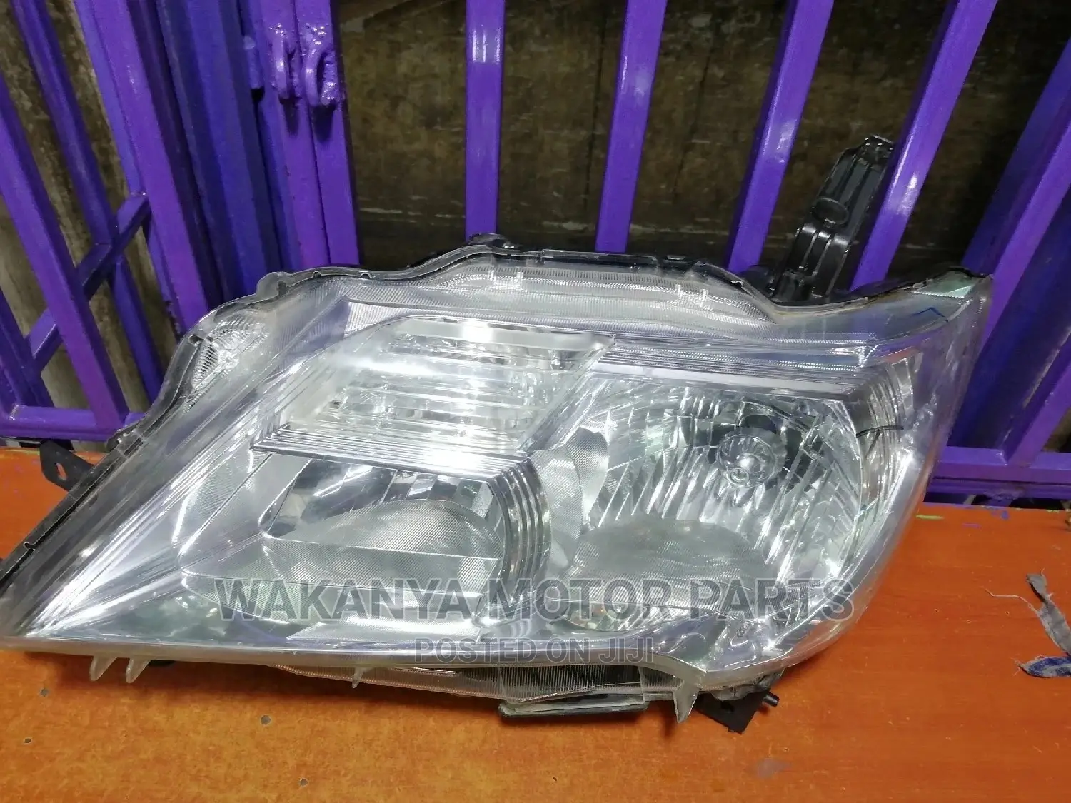 Nissan Serena Fc26/2011/2014 Non Zenon Headlamps. Ex Japan