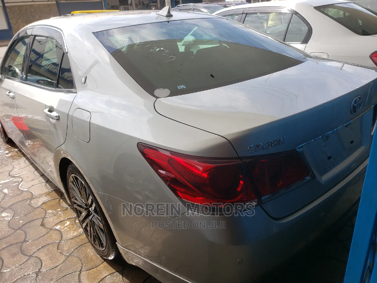 Toyota Crown 2015 Silver