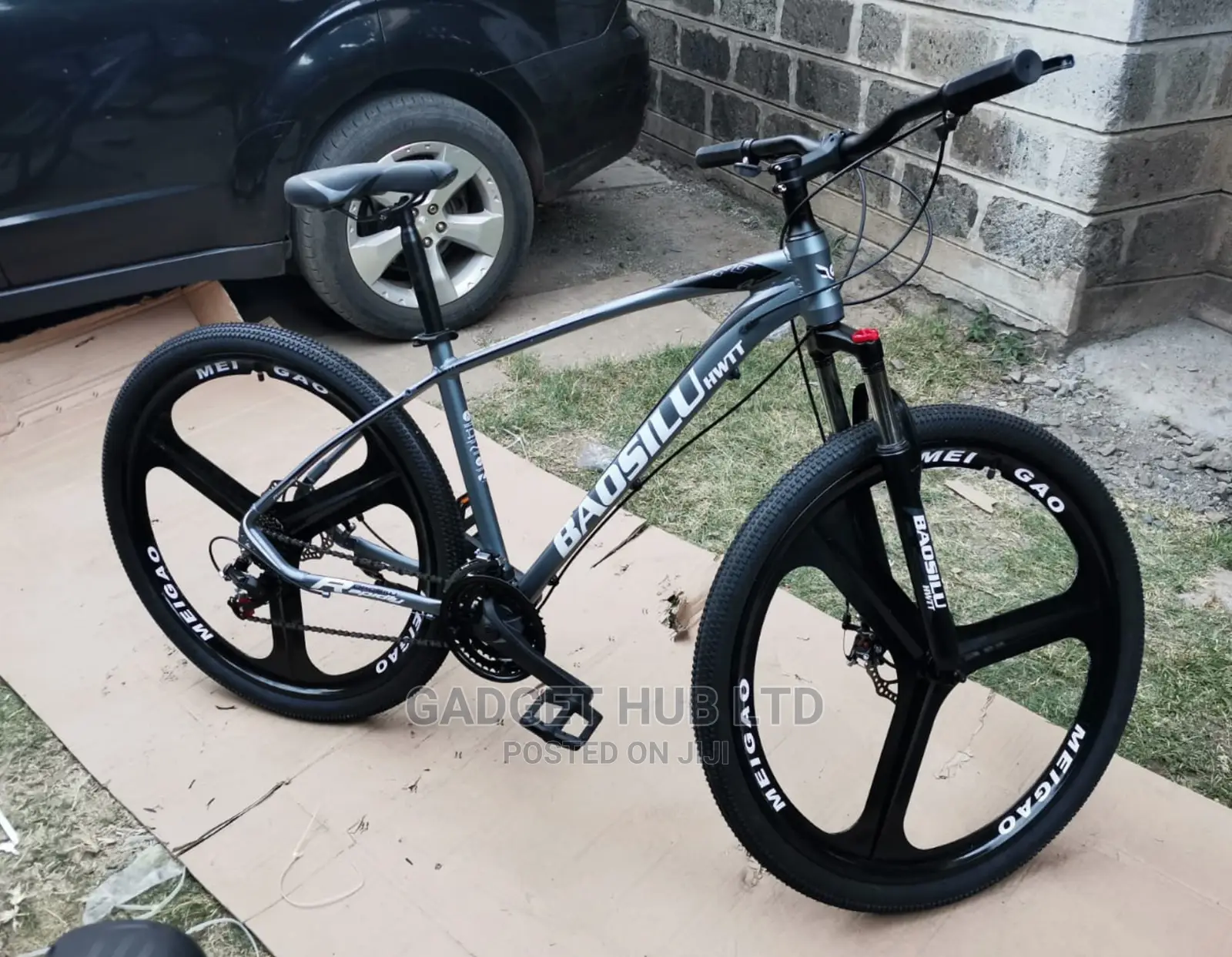 Mountain Bike 29 Inch Chrome Rims Shimano Shifter Gears