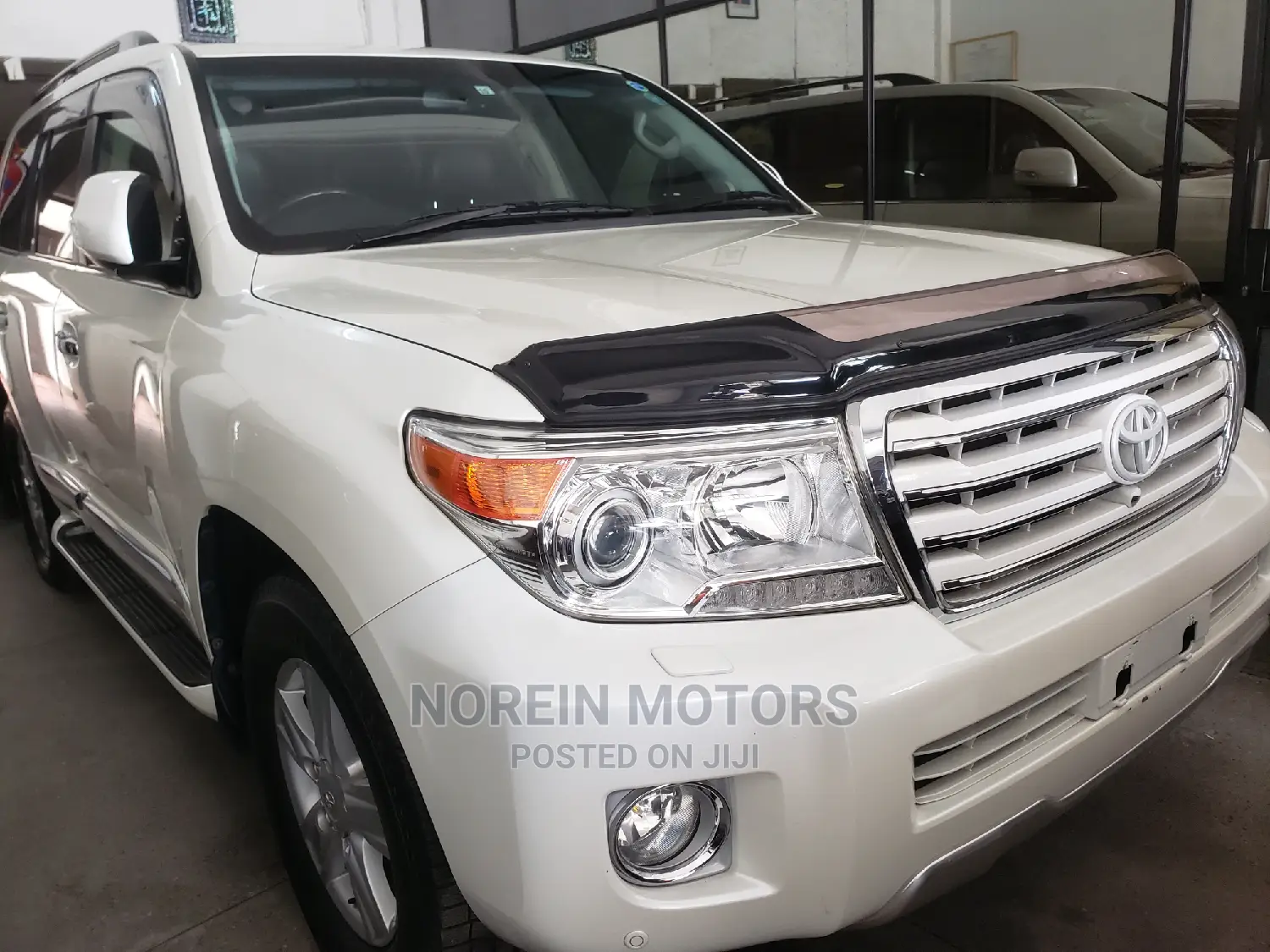 Toyota Land Cruiser 2015 White