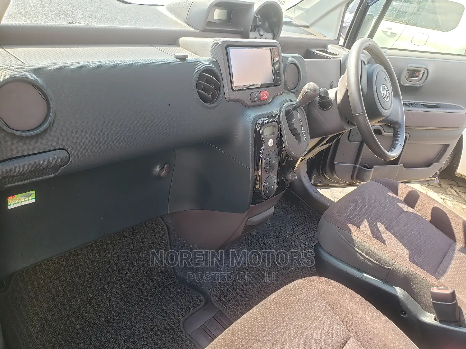 Toyota Spade 2015 Blue