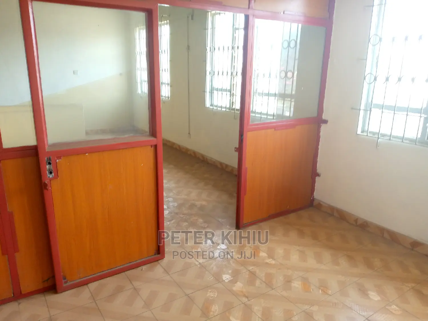 Godown for Sale 3900sqft With Offices and Washrooms