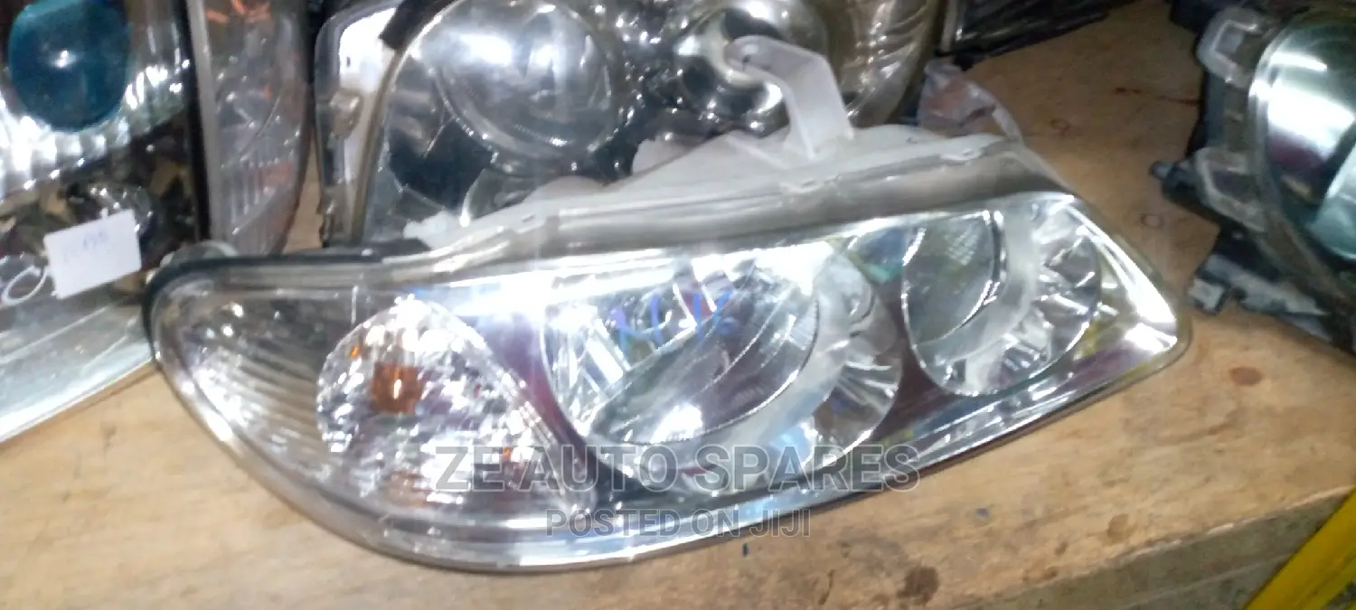 Nissan N 16 Headlight
