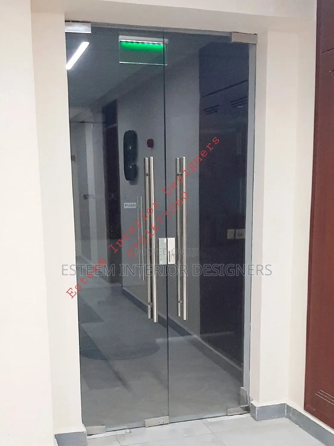 Frameless Glass Door in Toughened Glass or Laminated