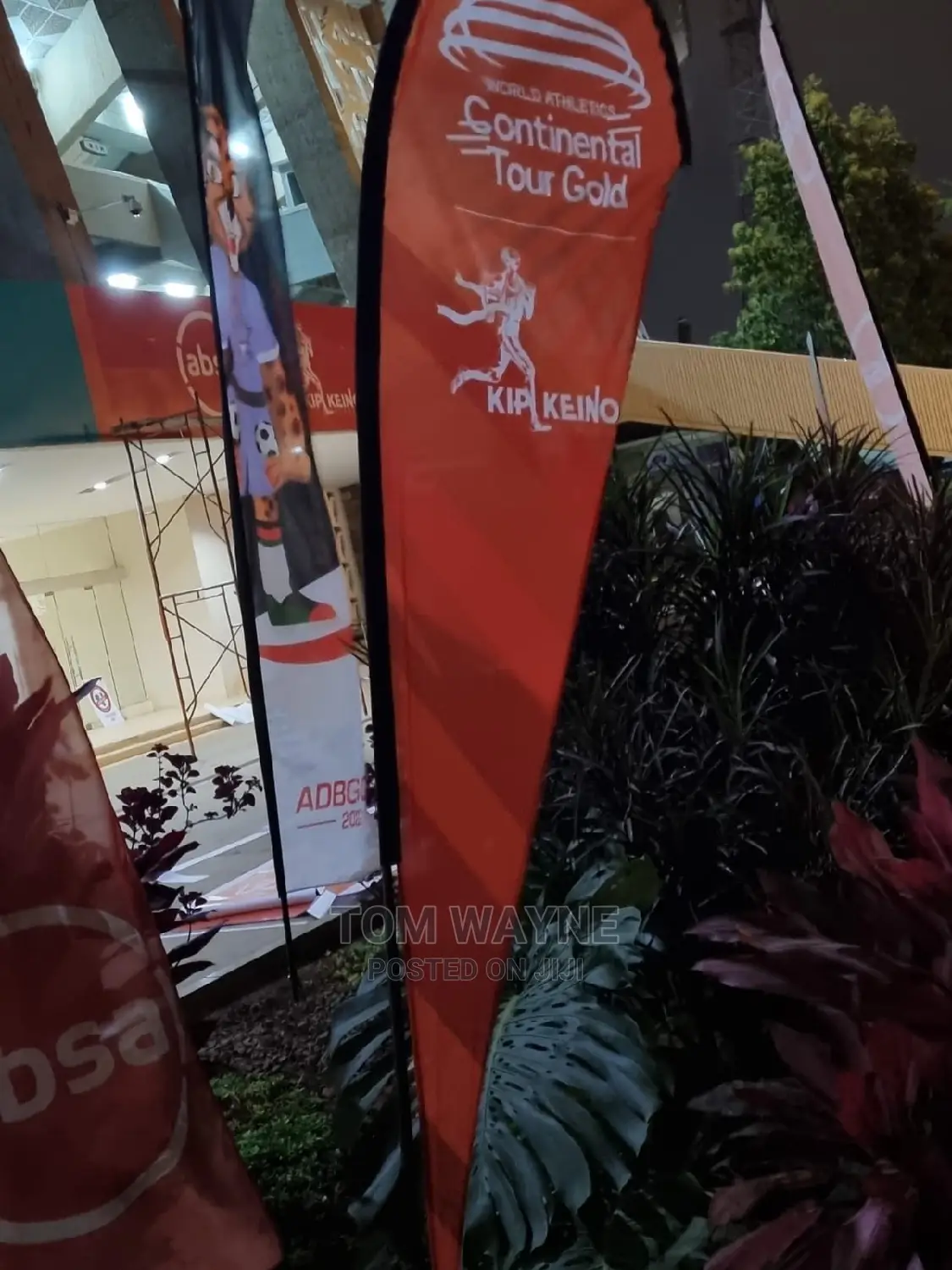 3.5 M Tear Drop Banner and It's Stand