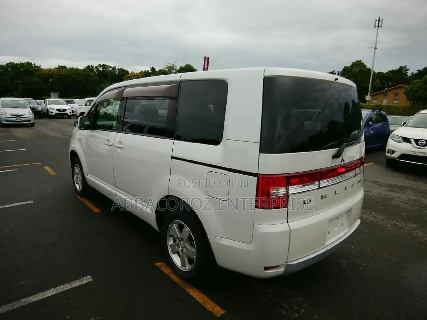 Mitsubishi Delica 2014 Pearl