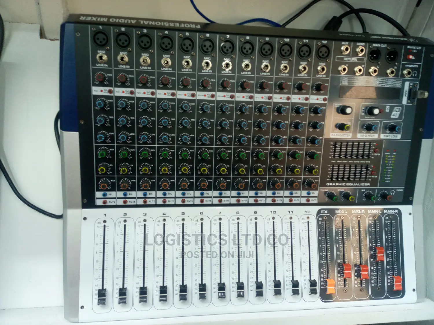 Powered Pro Mixer 12channels 2000watts