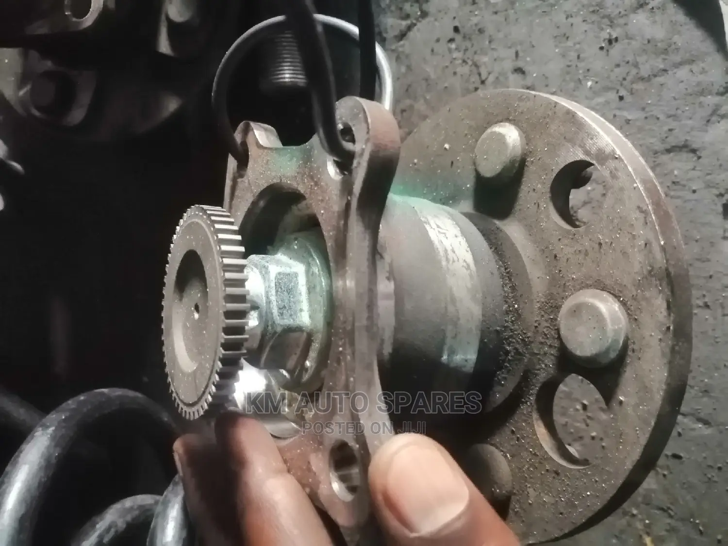 Toyota Premio, Old Model Rear Hub.