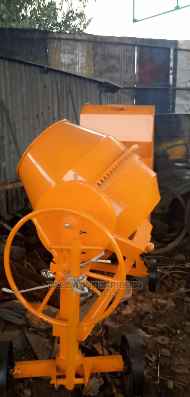 For Hire: Concrete Mixer + Concrete Vibrator