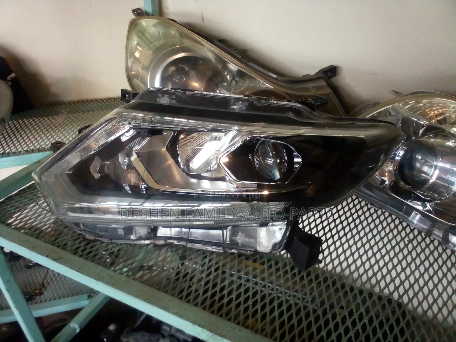 Extrail Headlight