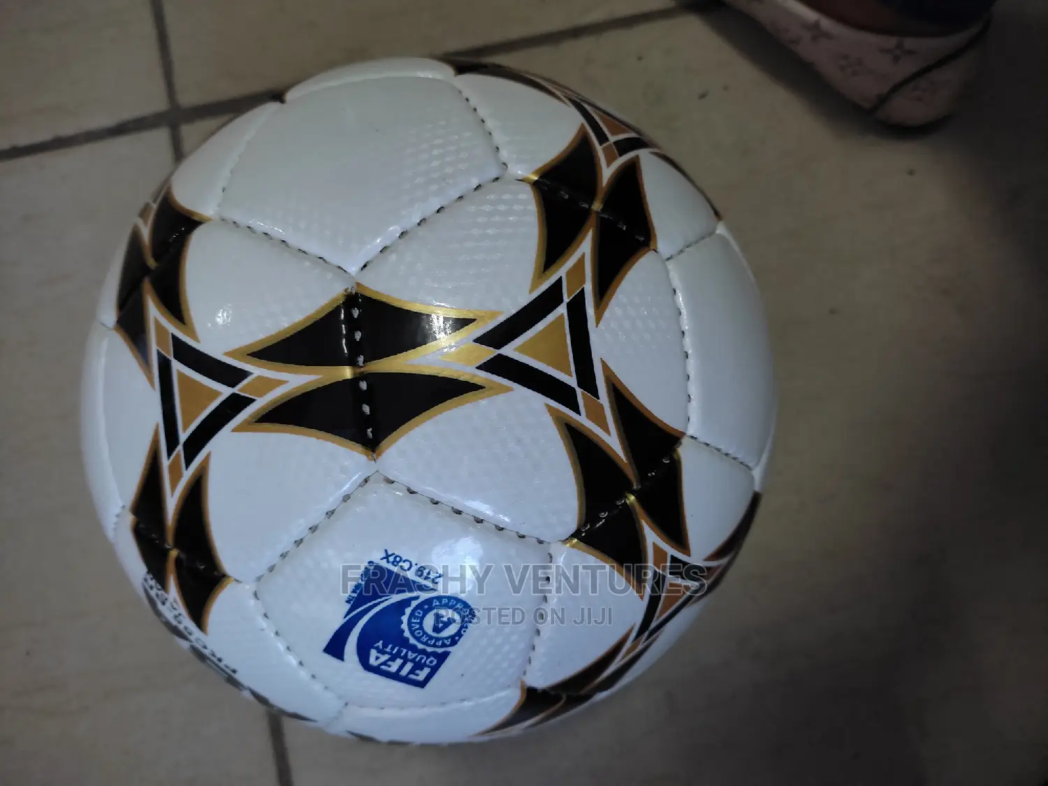 Fifa Mikasa.