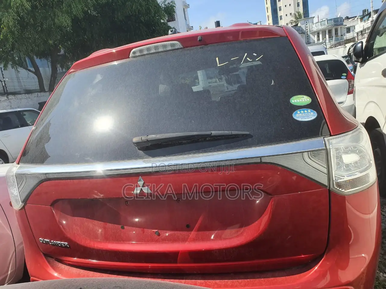 Mitsubishi Outlander 2016 GT AWC Red