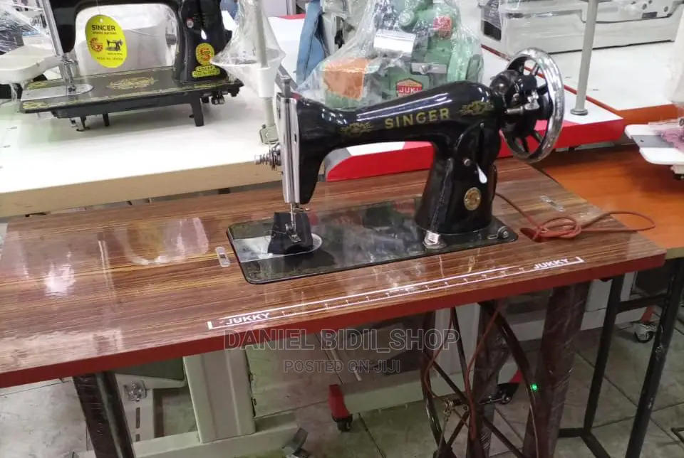 Singer 15N Straight Stitch Sewing Machine