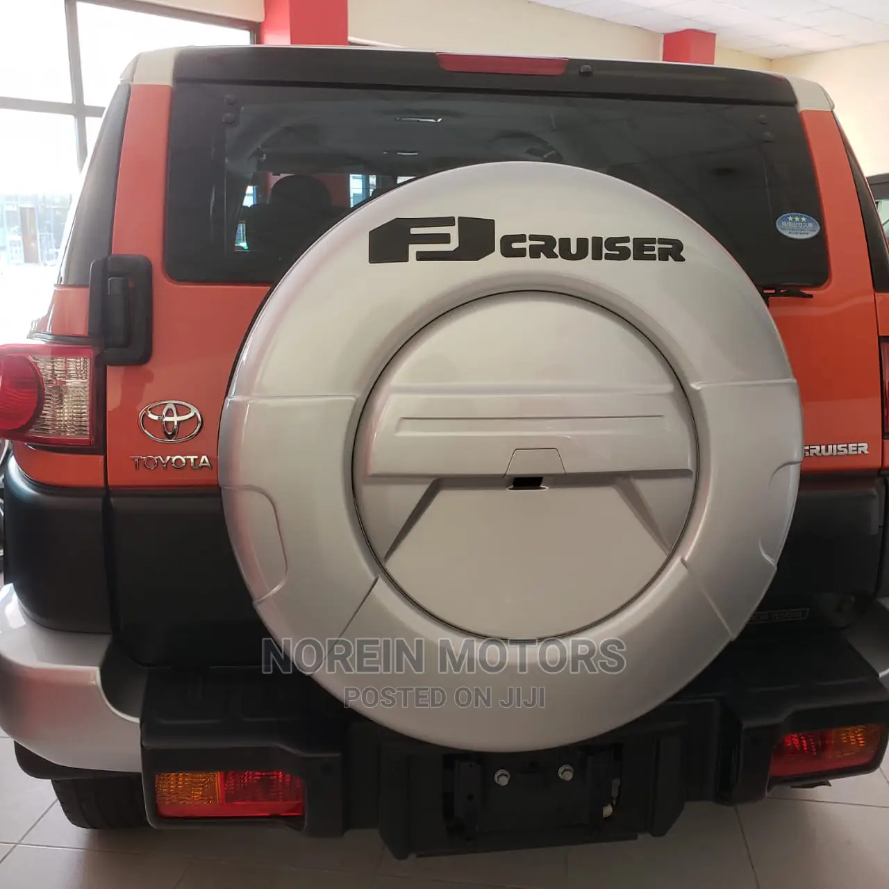 Toyota FJ Cruiser 2015 Orange