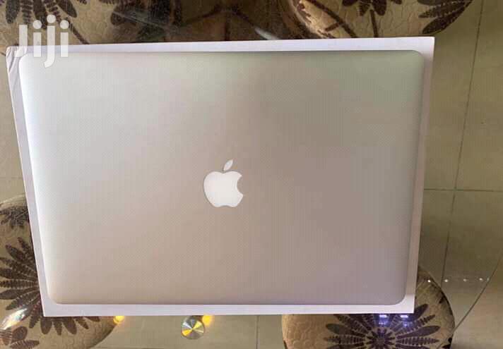 Apple Macbook Pro 500GB HDD Core i5 4GB Ram