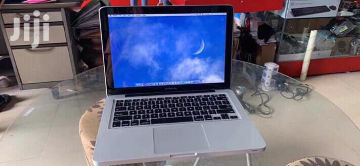 Apple Macbook Pro 500GB HDD Core i5 4GB Ram