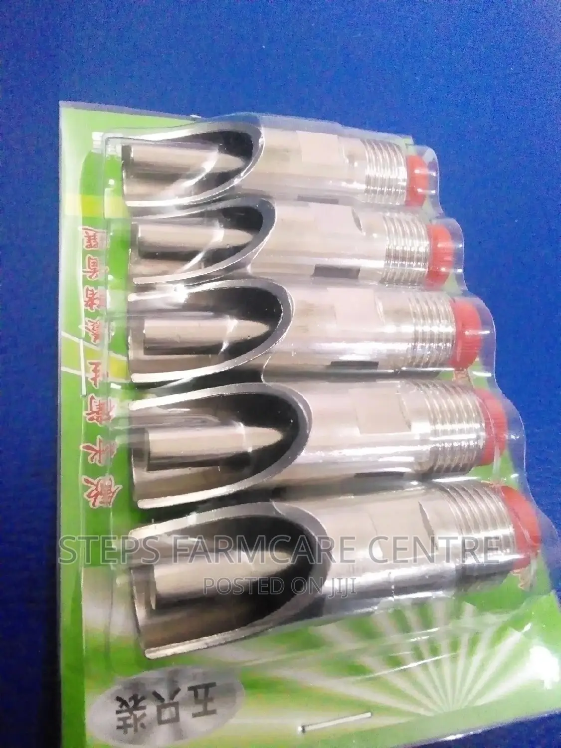 Pigs Automatic Drinkers for 1/2 " Pipes .
