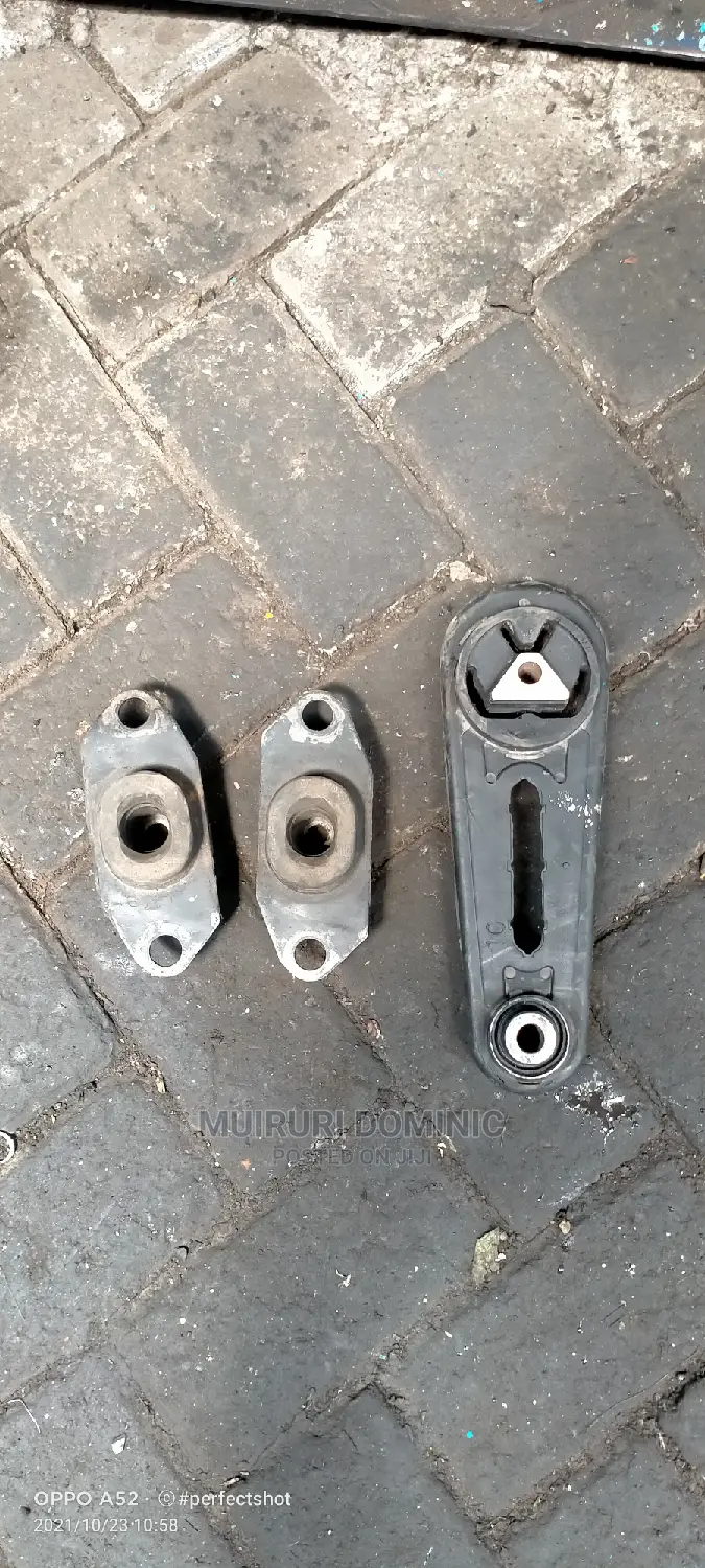 Nissan Note Gearbox Mounting
