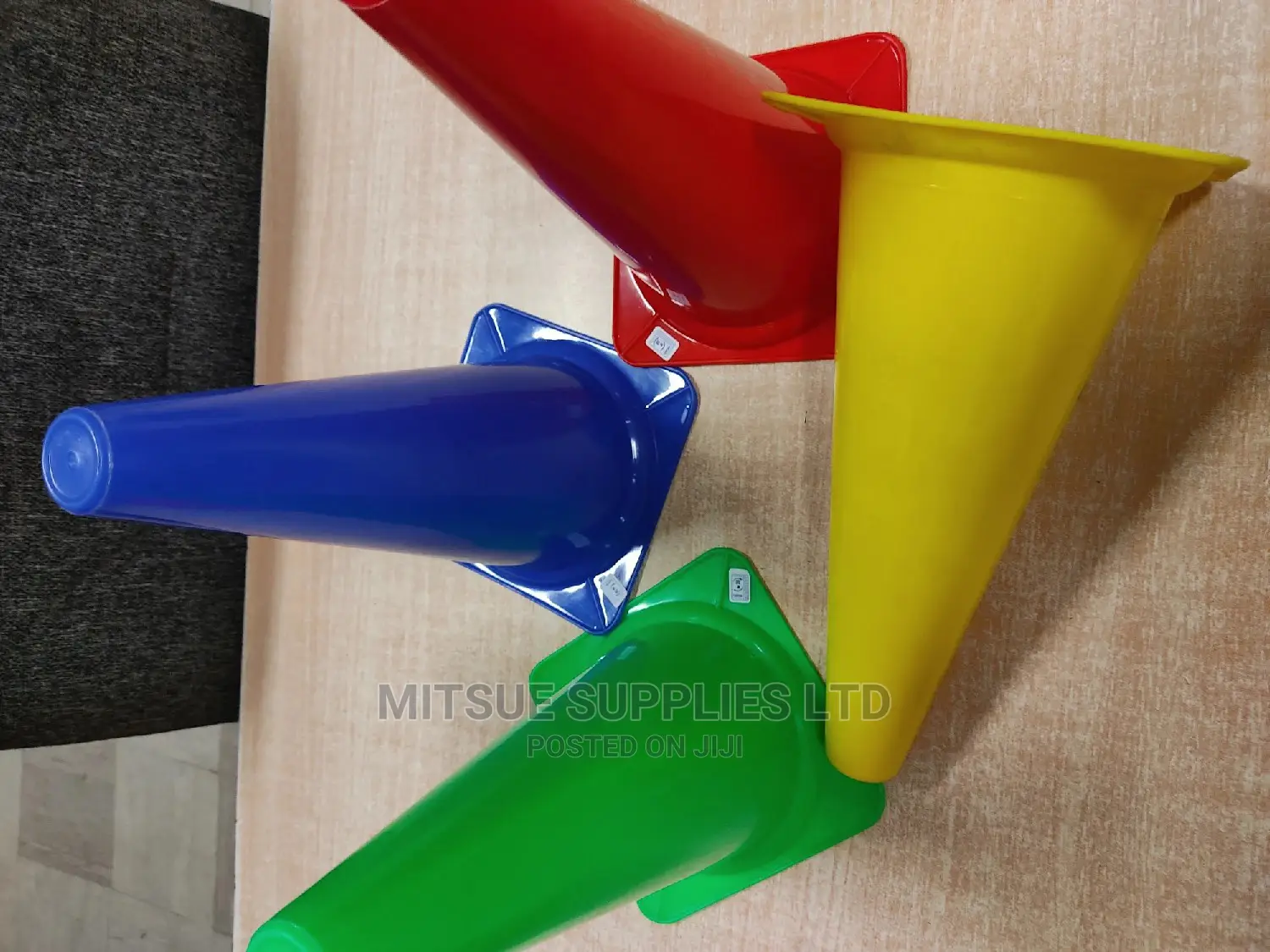 6 Pack Of Sports Training Cone Markers 12 Inches