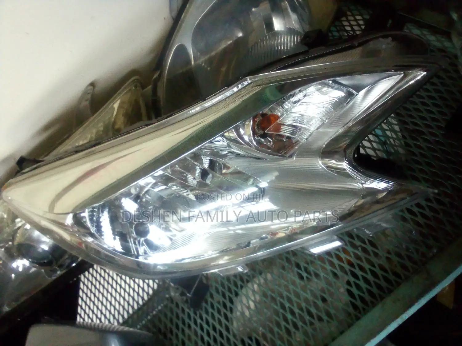 Nissan Note Headlight