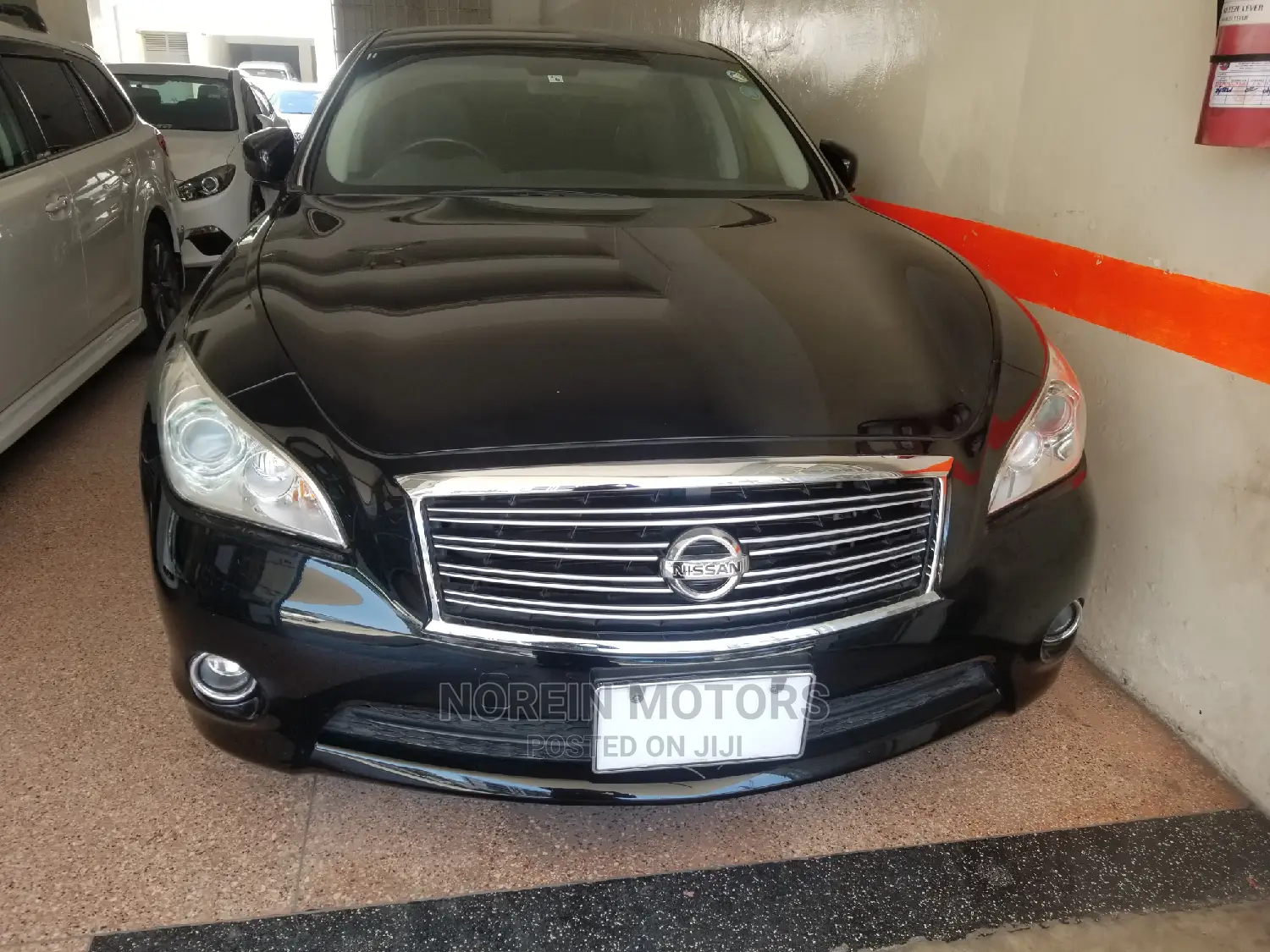Nissan Fuga 2014 Black