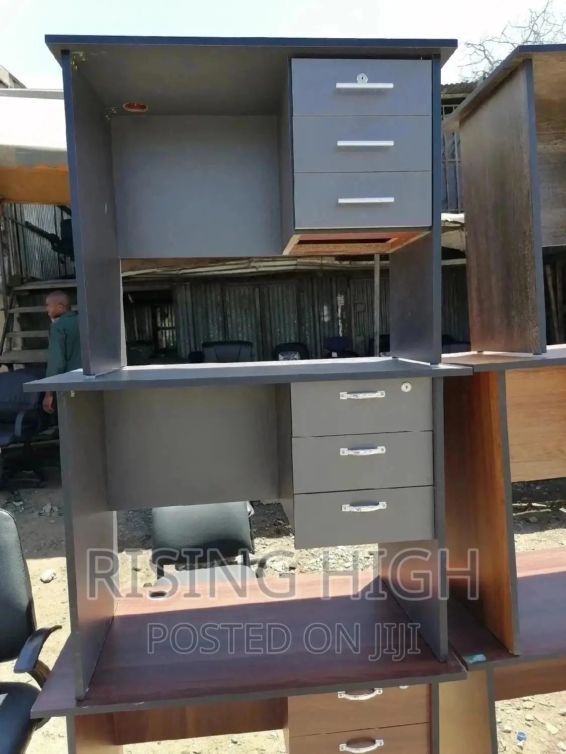 Highly Unique Top Quality Office Desk
