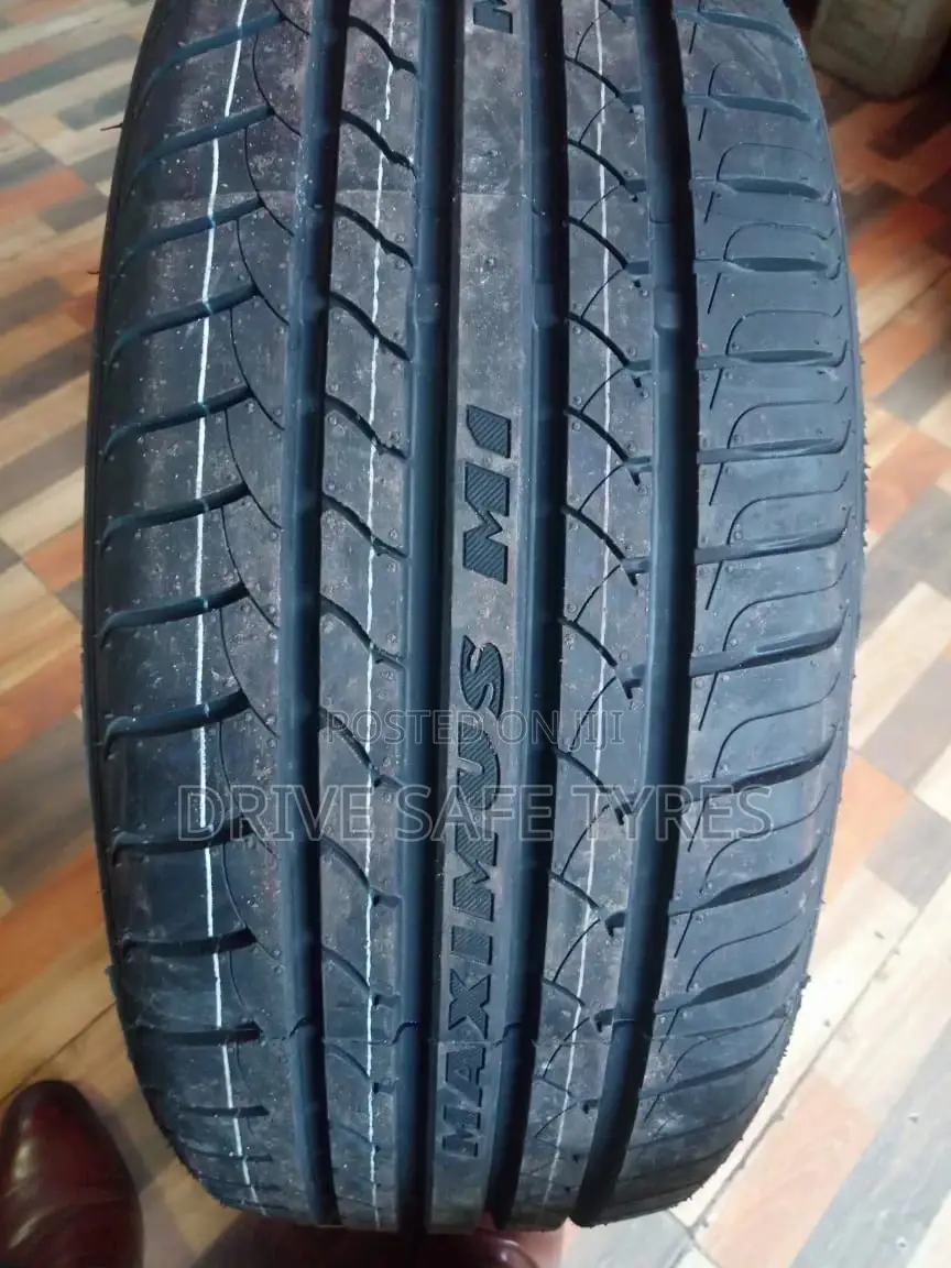 225/45 R18 Muxmus Tyre Made in China Nylon