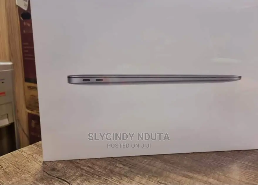 New Laptop Apple MacBook Air 8GB Apple M1 SSD 256GB
