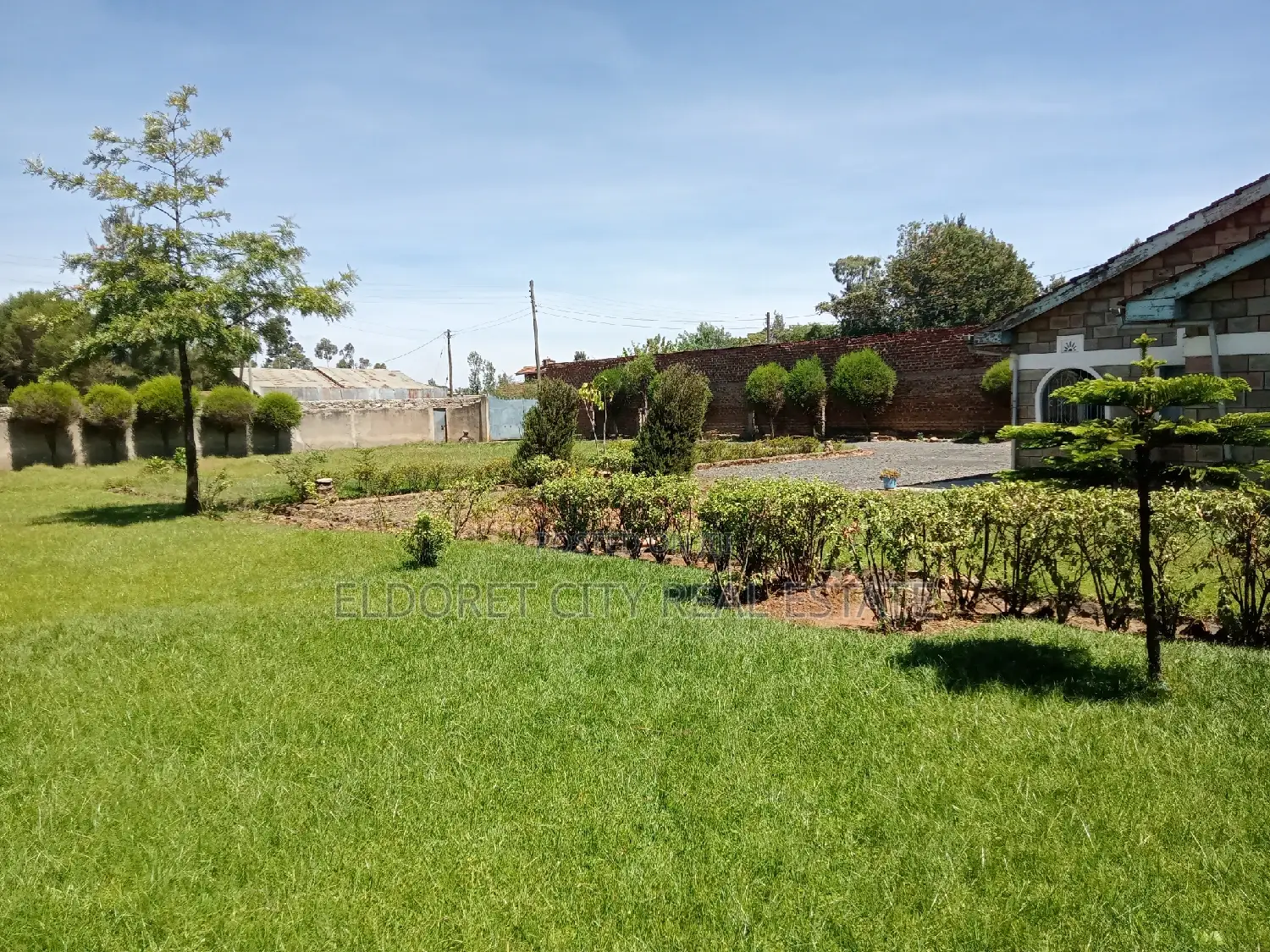 Furnished 4bdrm Bungalow in Chipsy Road Kimumu, Eldoret CBD for Sale