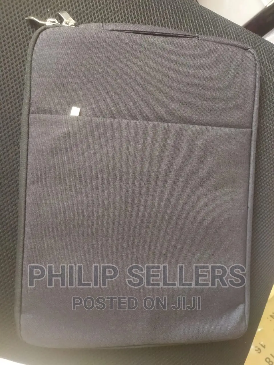 Protective Cover Waterproof and Padded With Zippier