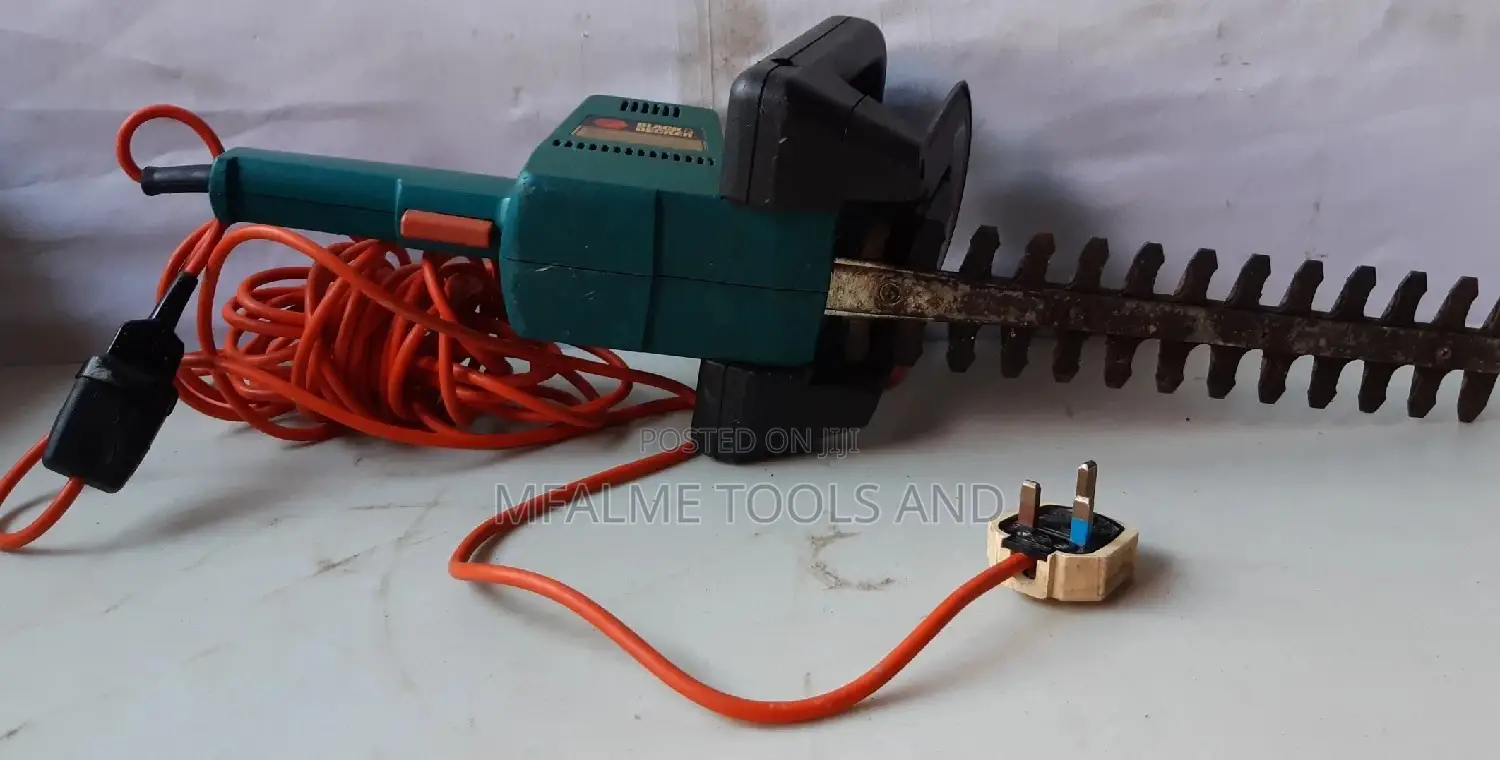 Hedge Trimmer - Black Decker 240v Electric 10m Cutter Ex-Uk
