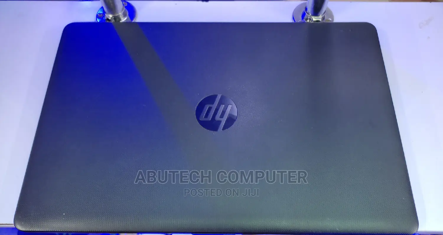 Laptop HP 15-Ra003nia 4GB Intel Core I3 HDD 500GB