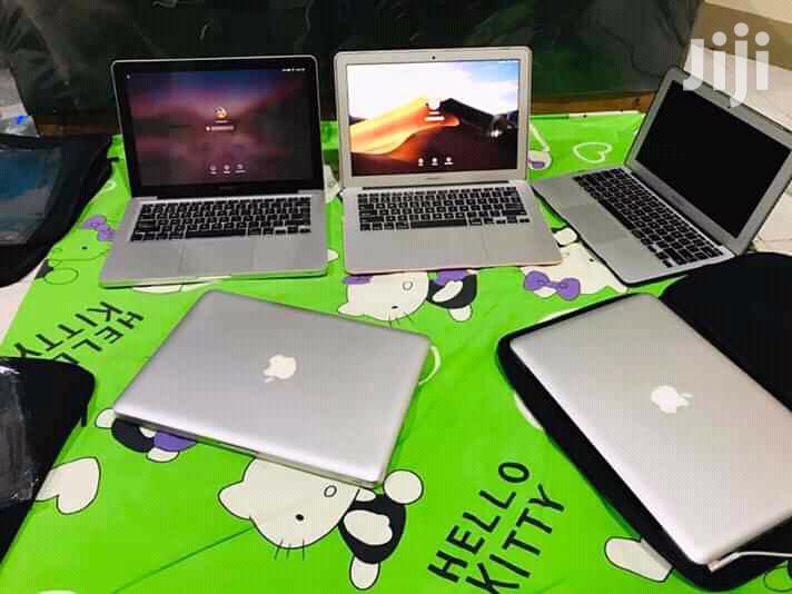 Superb Apple Macbook 13.3'' Corei5 8gbram 500hd 2.7ghz Backlights