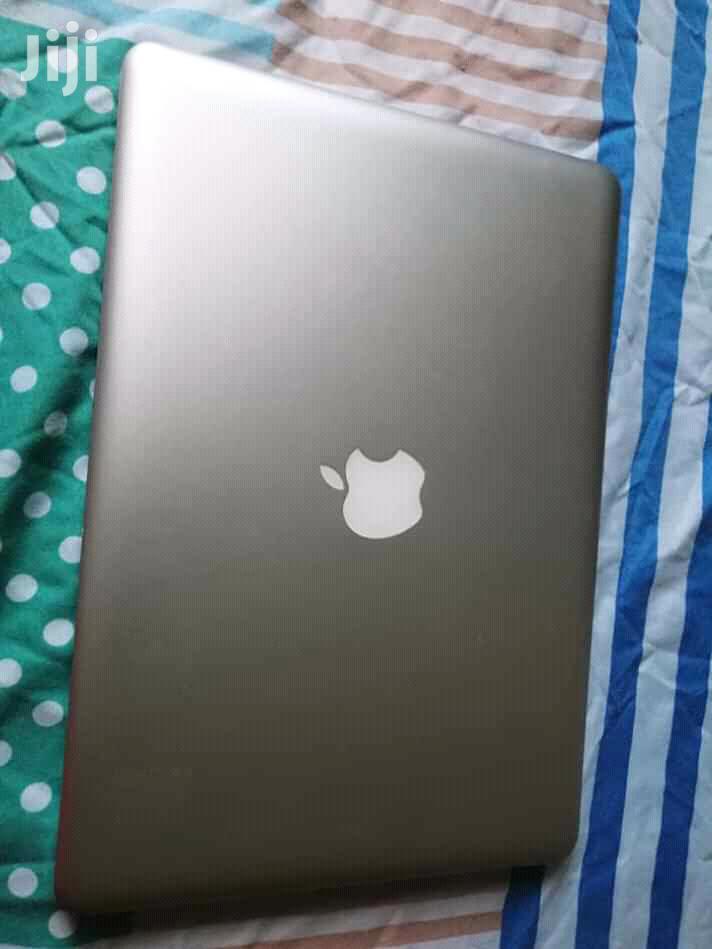 Apple Macbook 4 Unibody 14inchs 250Gb Hdd 4Gb Ram