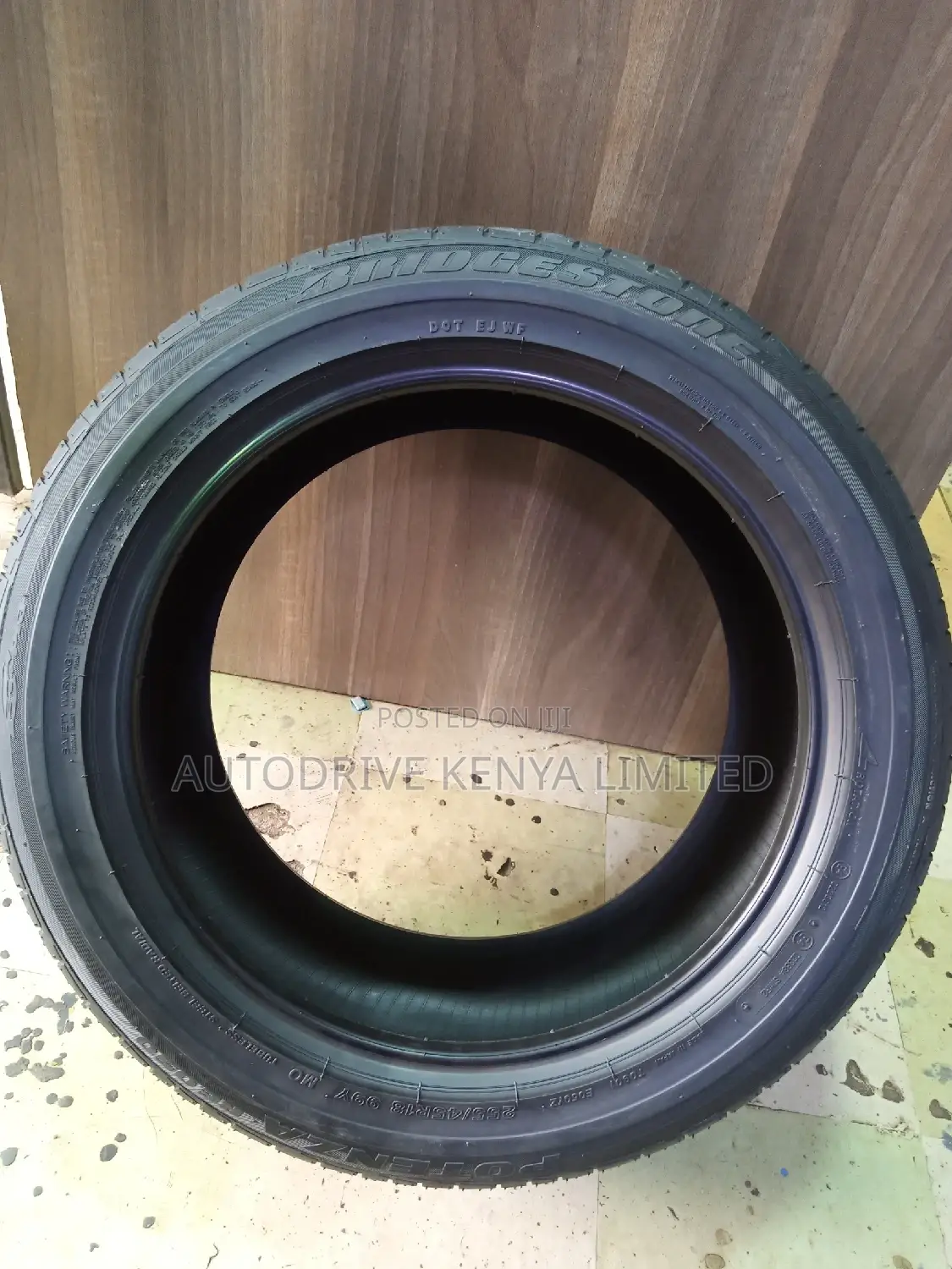 255/45r18 Bridgestone 99Y