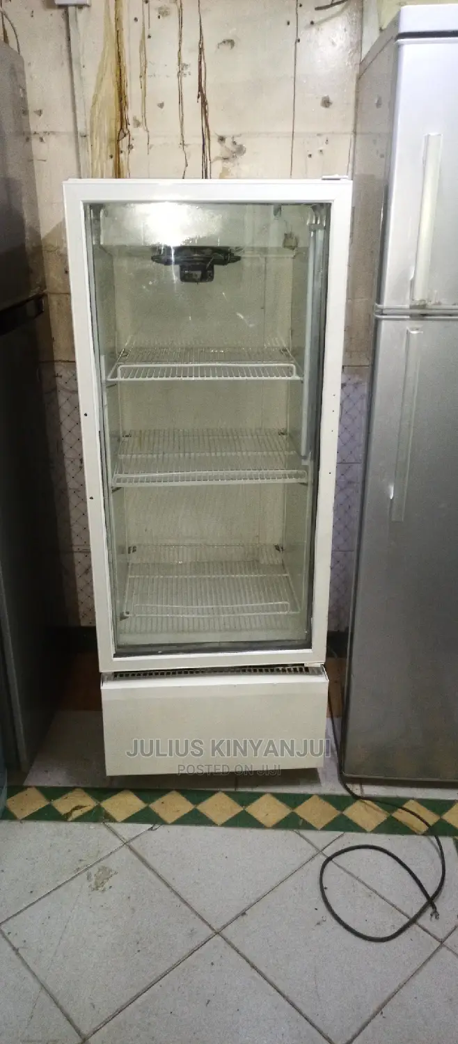 Medium Showcase Fridge
