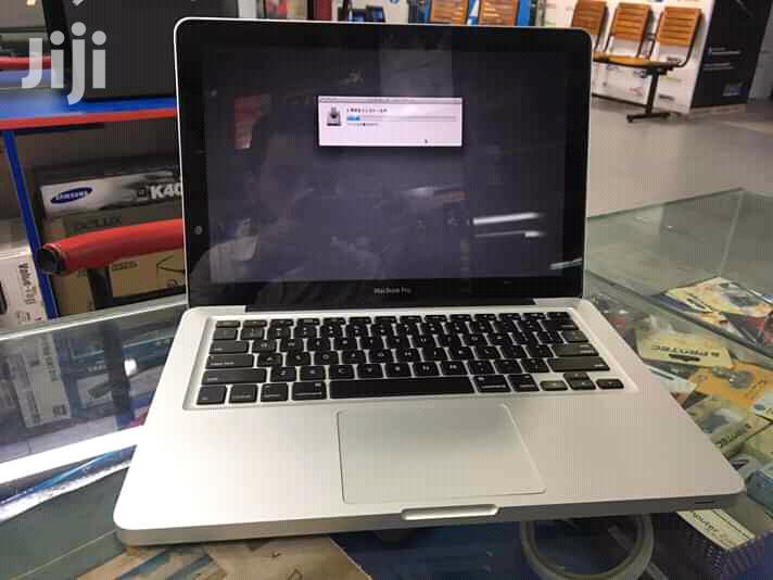 Apple Macbook Pro 13.3" 500GB HDD 4GB RAM