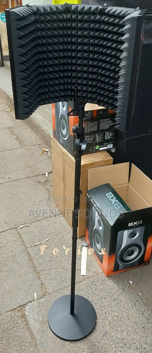 Microphone Isolation Shield With Stand