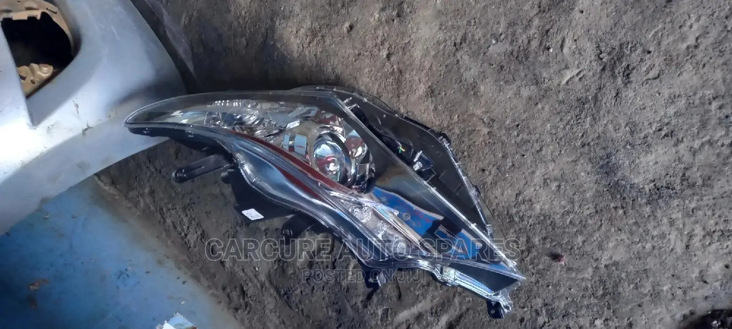 Toyota Auris 2015 Headlights Non Xenon