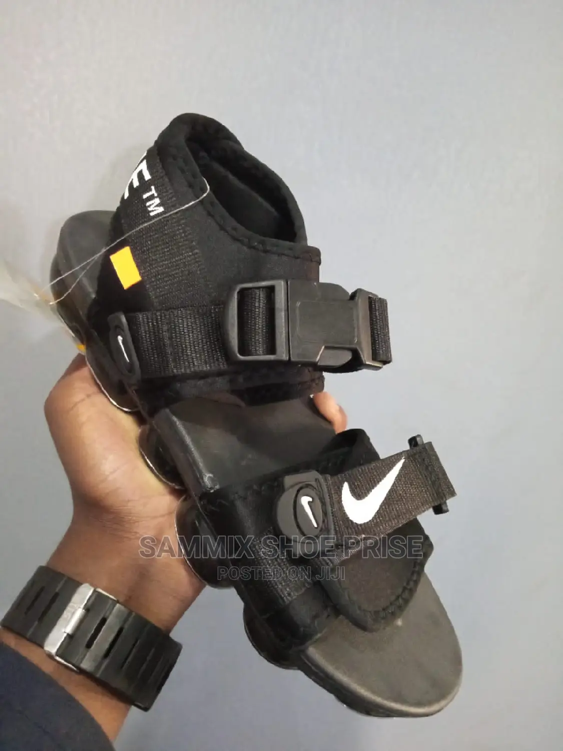 Off White Opens